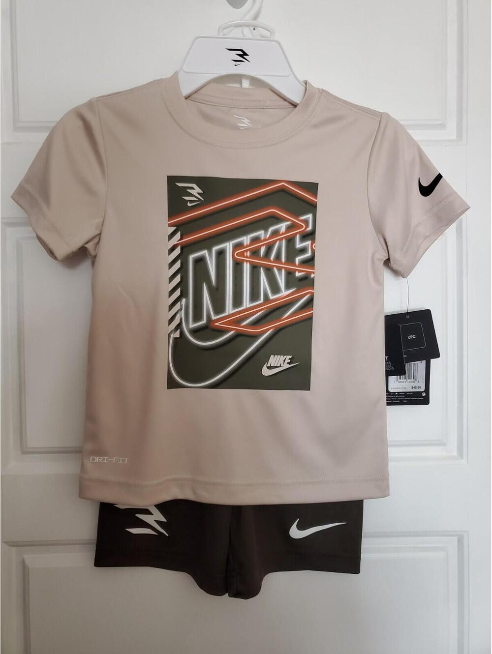 Boys Nike Sz 4 Short Set